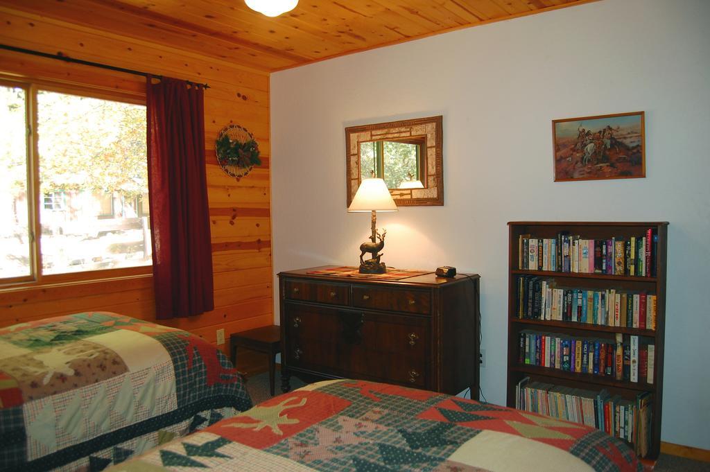 9N Fox Hollow Wawona Exterior photo